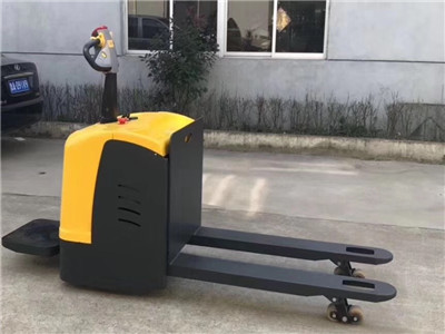 電動(dòng)搬運(yùn)車(chē)設(shè)備