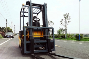 如何用儀器檢測(cè)電動(dòng)叉車的故障？