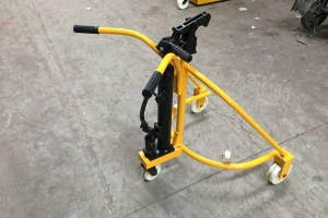 油桶搬運(yùn)車(chē)有哪些特點(diǎn)？