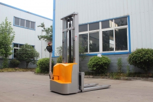 電動(dòng)叉車(chē)油泵不工作的故障現(xiàn)象和轉(zhuǎn)向問(wèn)題