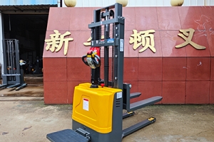 電動(dòng)堆高車(chē)也需要辦證上崗？別等被查到了才后悔！