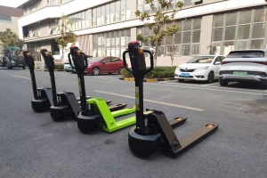 庫叉叉車：創(chuàng)新設計提升物流搬運效率